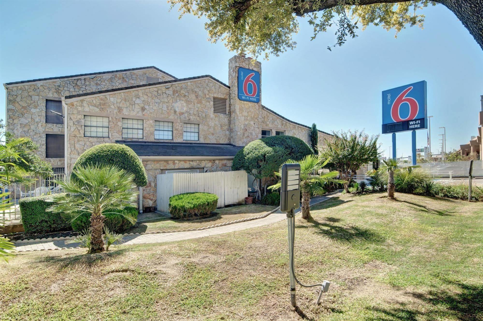 Motel 6-Dallas, Tx - Forest Lane מראה חיצוני תמונה